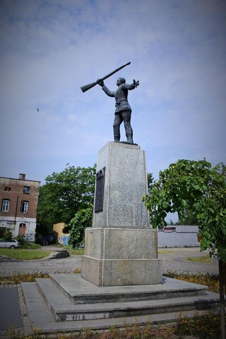 Pomnik Powstańca Śląskiego (1).JPG