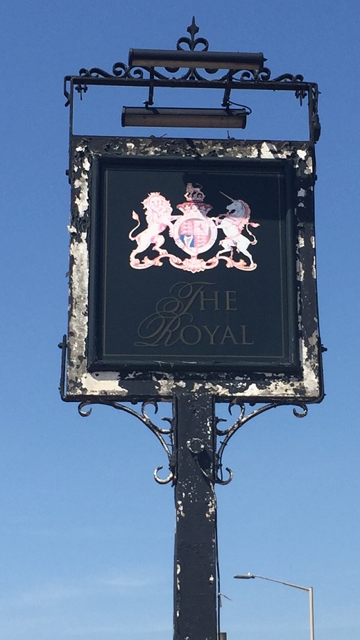 the royal pub.jpg