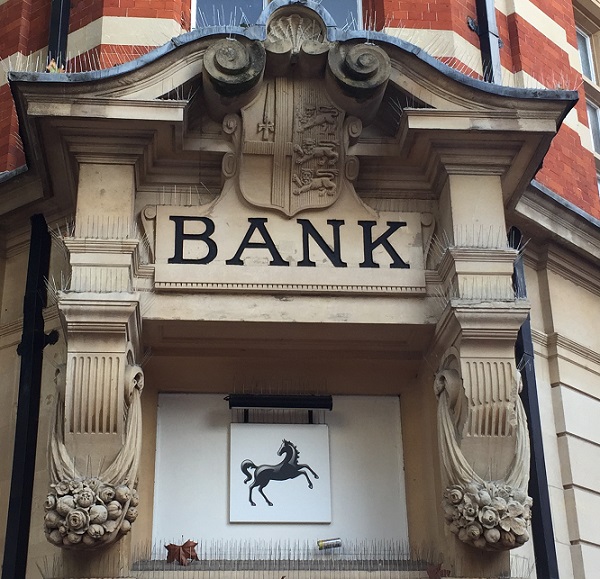 bank1.jpg