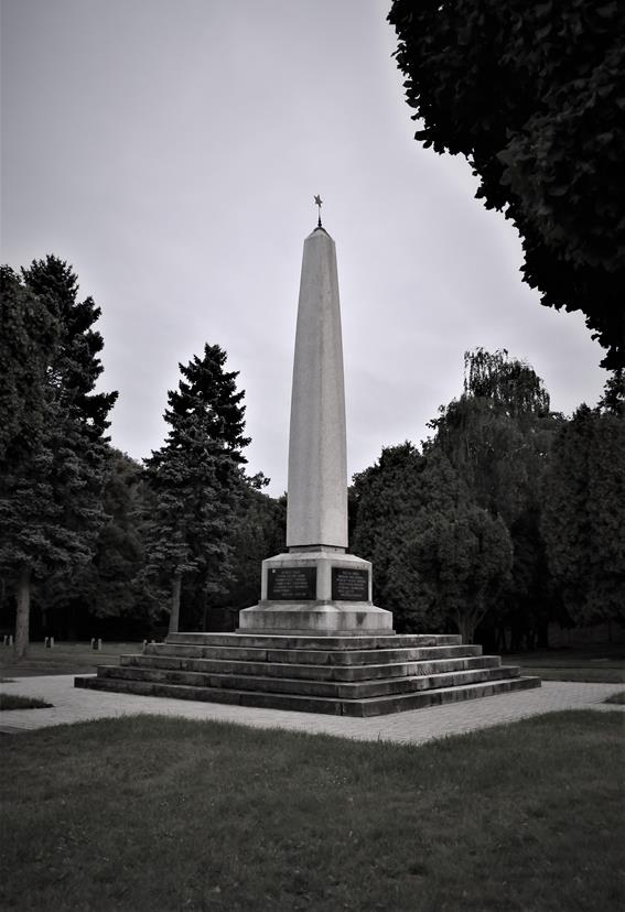 Pomnik (7).JPG