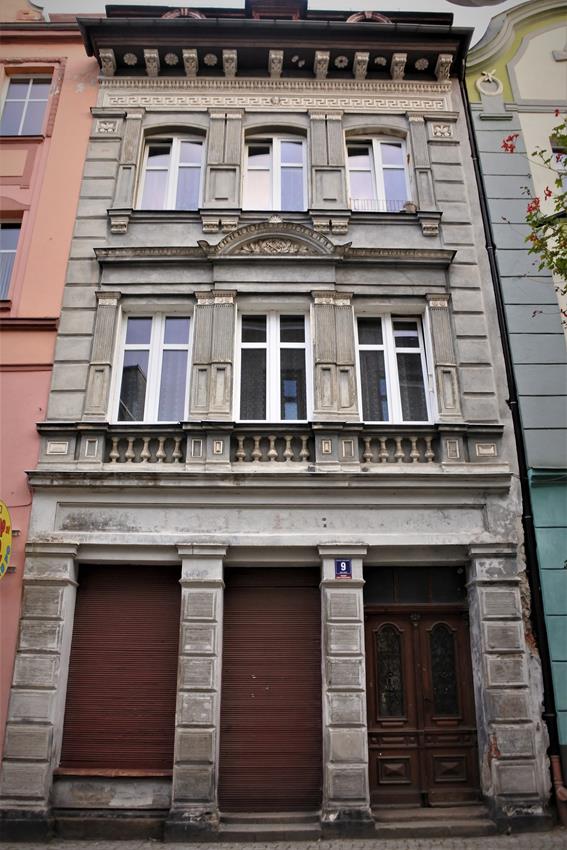 Ulica Karola Miarki 9 (1).JPG