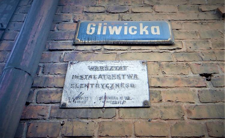 Katowice, ulica Gliwicka 145 (2).JPG