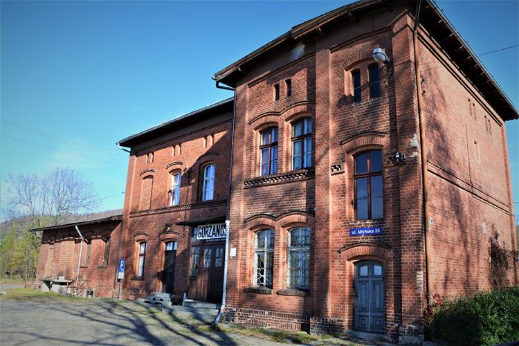 Gorzanów - dworzec kolejowy (1).JPG
