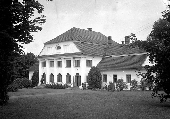 Moszczanica - dwor 1937 zbiory NAC.jpg