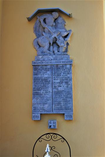 Pomnik poległych (2).JPG