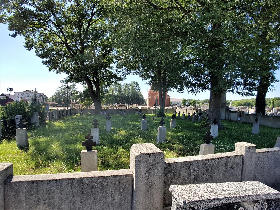 cmentarz wojenny nr 204 (5).jpg