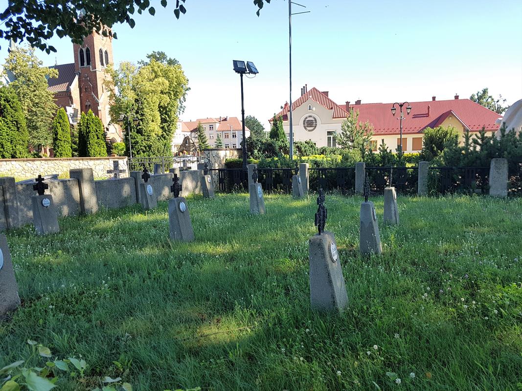 cmentarz wojenny nr 204 (12).jpg