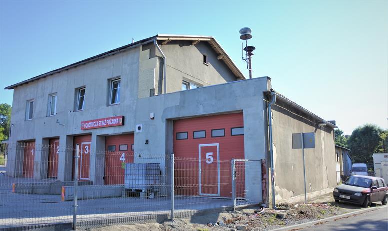 Budynek remizy strażackiej oraz Archimedes z Sosnowca.JPG