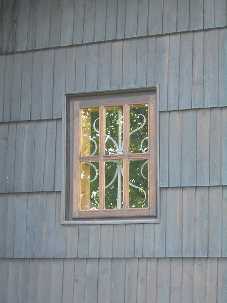 Rzepiennik B kosciol okno.JPG