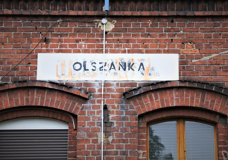 Olszanka - dworzec i przystanek kolejowy (7).JPG