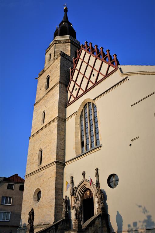 Bolesławiec - reper na kościele (4).JPG