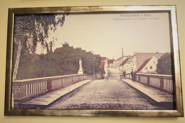 Ząbkowice - most św. Jana na starej pocztówce.jpg