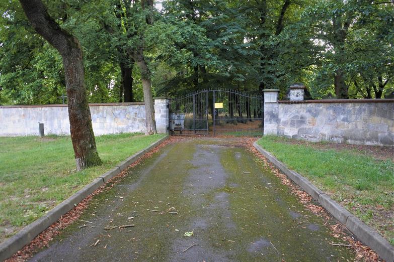 Stary Cmentarz (1).JPG