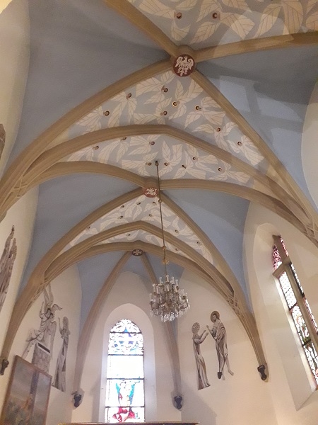 Szczepanow kosciol gotycki sklepienie prezbiterium.jpg