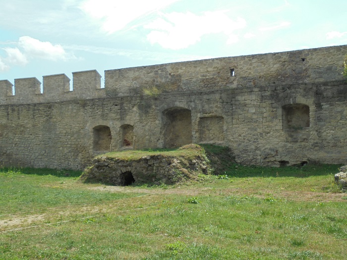 Szydlow kosciol pozostalosc wikarowki.JPG