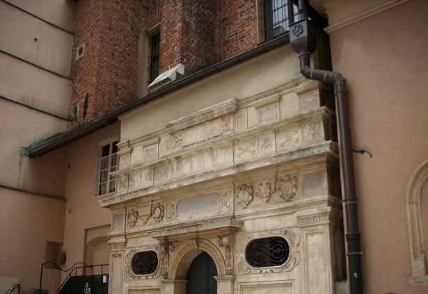7. Kraków - kościół św. Barbary - portal bocznego wejścia.JPG