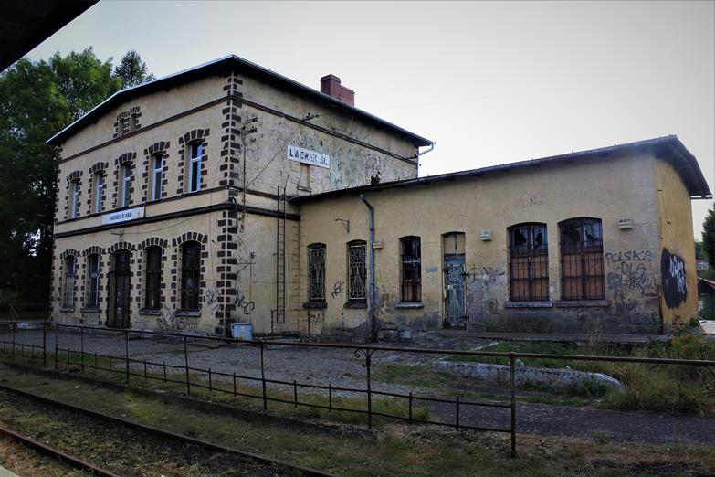 Dworzec kolejowy i jego otoczenie (9).JPG