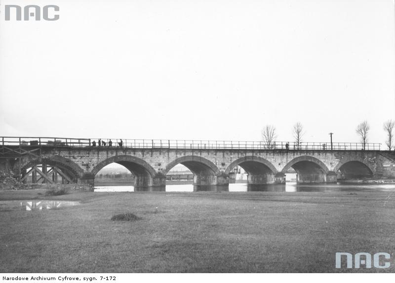 Odbudowa mostu  w Maczkach (1).jpg