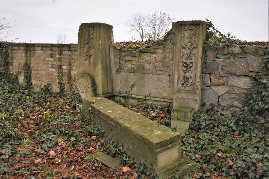 Dawny cmentarz ewangelicki (8).JPG
