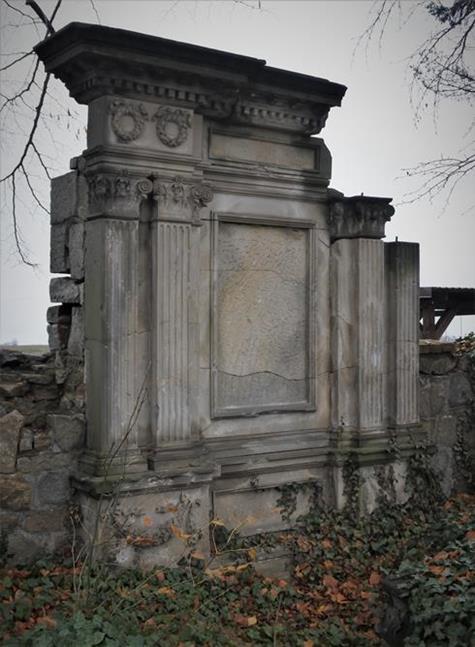 Dawny cmentarz ewangelicki (11).JPG