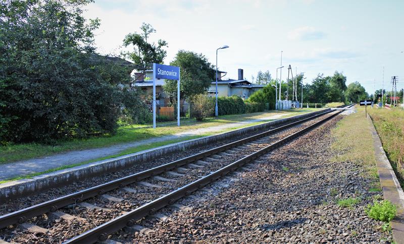 Stanowice - przystanek i dawny dworzec (15).JPG