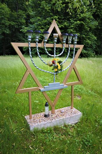 Dawny cmentarz żydowski (3).JPG