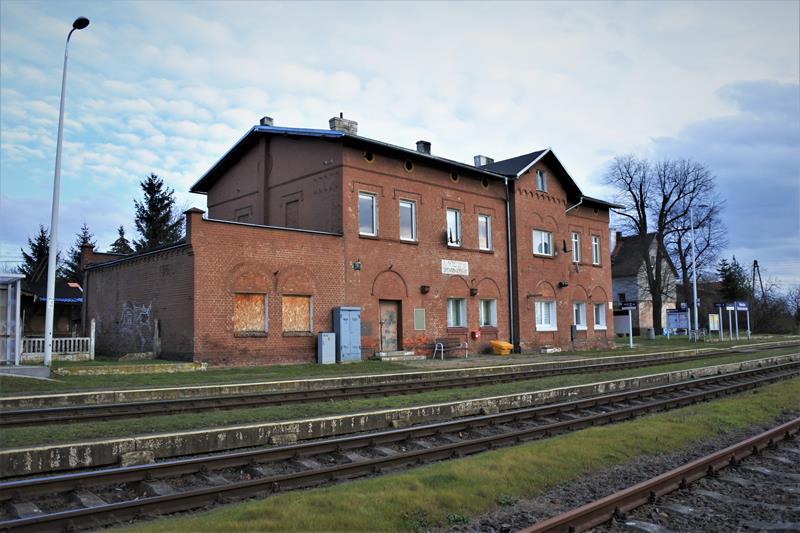 Mościsko - dworzec kolejowy i stacja (2).JPG