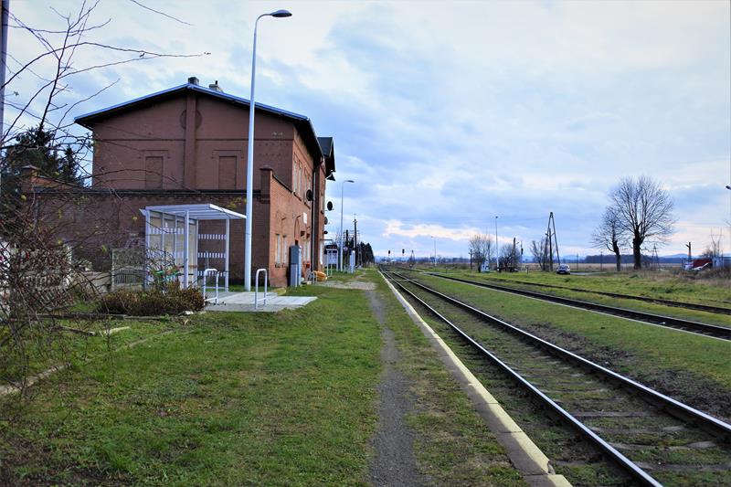 Mościsko - dworzec kolejowy i stacja (5).JPG
