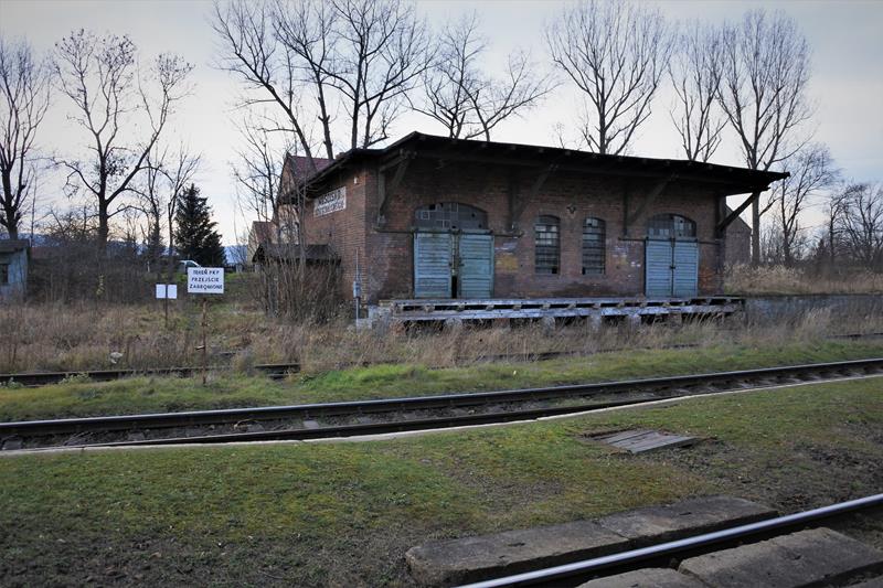 Mościsko - dworzec kolejowy i stacja (6).JPG