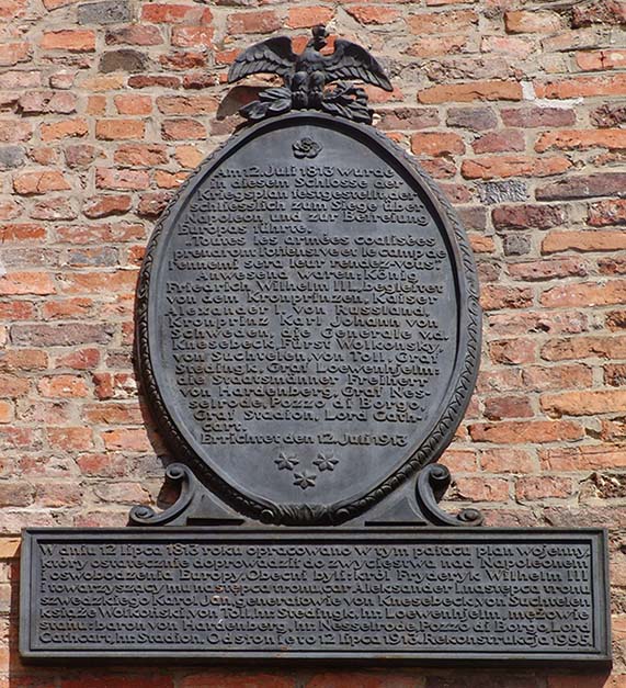 6. Żmigród (niem. Trachenberg) – tablica  informująca o spotkaniu koalicji antynapoleońskiej w 1813 r..JPG