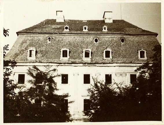 3. Piotrowice (jaworski - pałac elew. ogrodowa - 1966 r.JPG