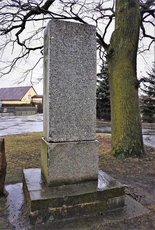 Pomnik z I Wojny Światowej (4).JPG