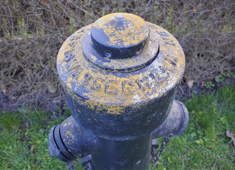 Jugów - przedwojenny hydrant (4).JPG