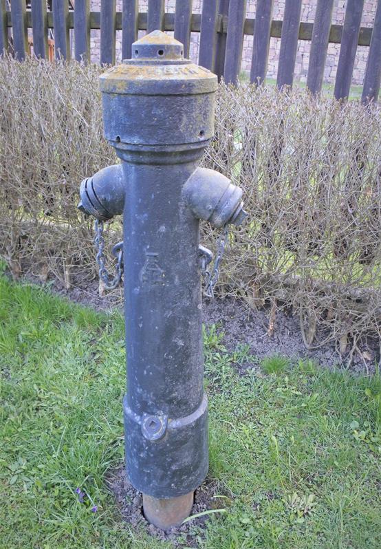 Jugów - przedwojenny hydrant (5).JPG