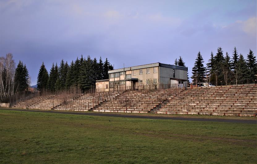Opuszczony stadion (7).JPG