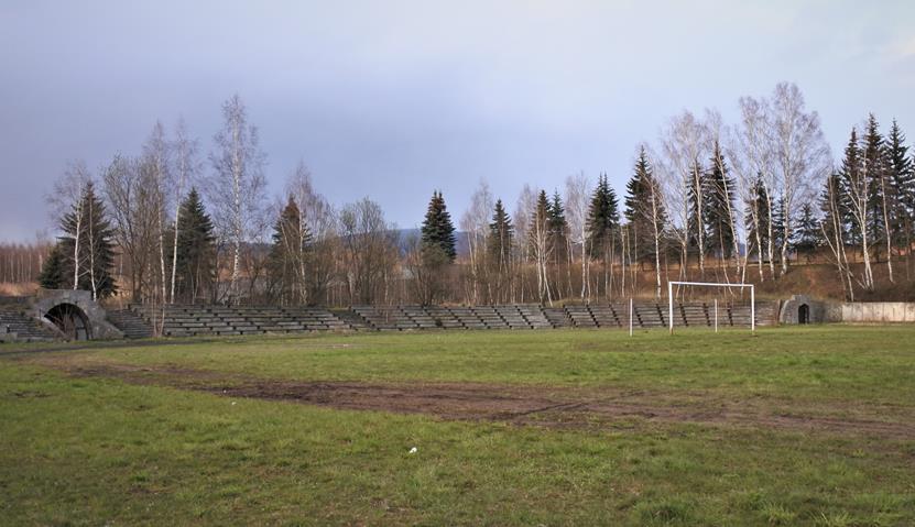Opuszczony stadion (10).JPG