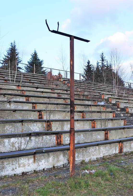 Opuszczony stadion (25).JPG