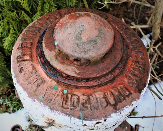 Przedwojenny hydrant (2).JPG