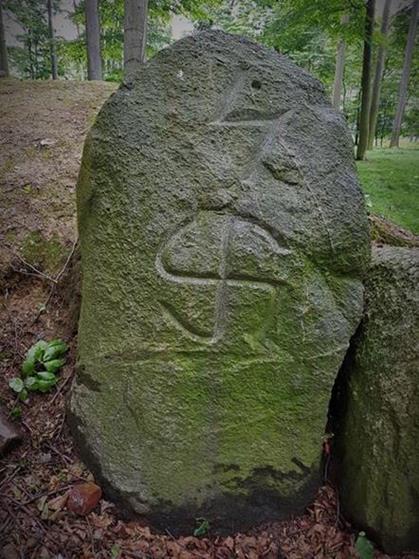 Kamien z runami (2).jpg