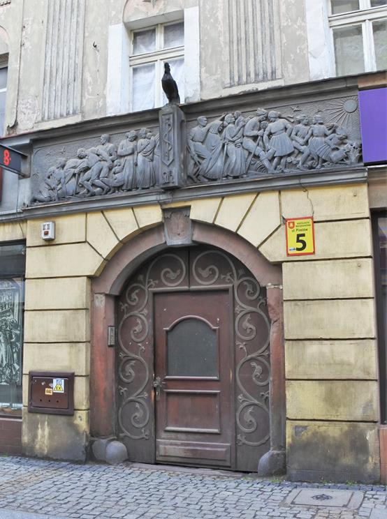 Ulica Piastów 5 (1).JPG