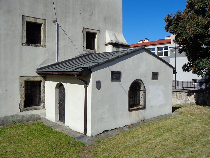Pinczow synagoga salka Kahalu.JPG