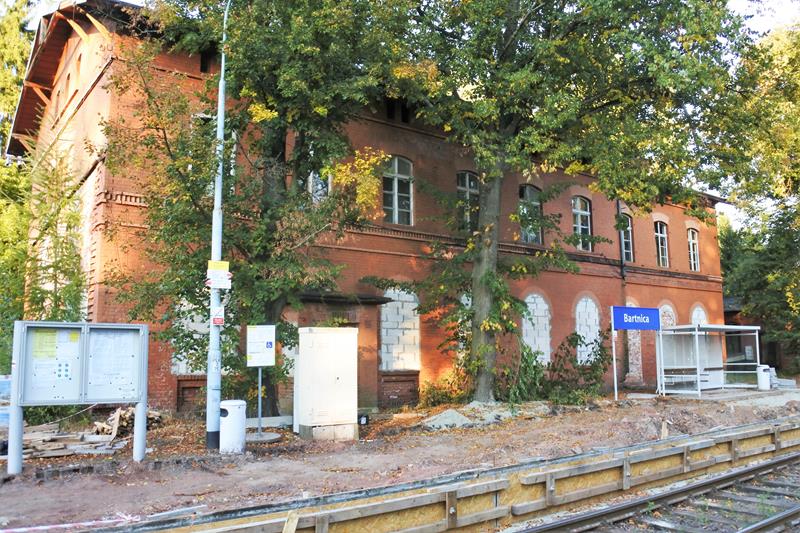 Bartnica - dworzec (1).JPG