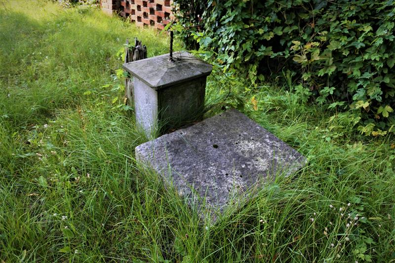 Dawny ewangelicki cmentarz przykościelny (3).JPG