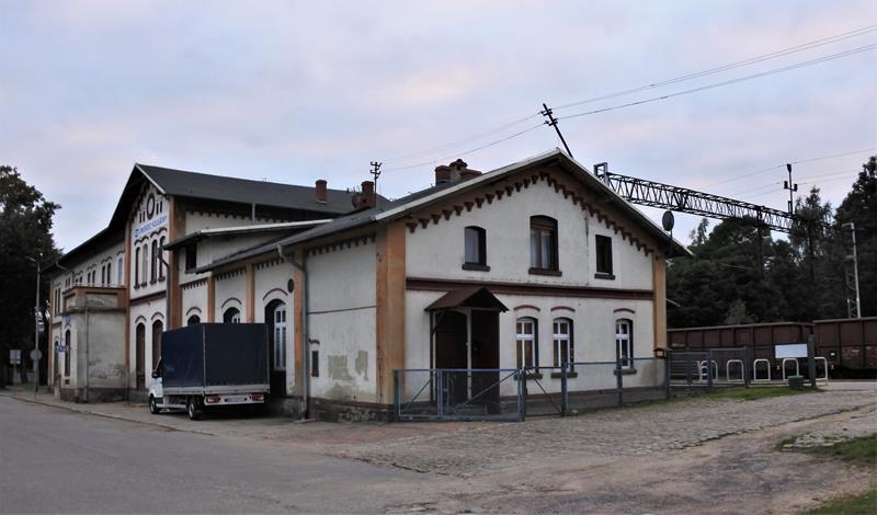 Ziębice - stacja kolejowa (2).JPG