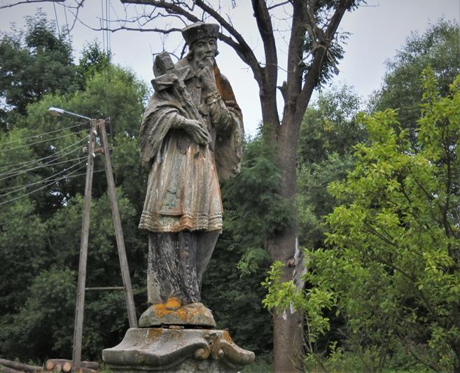 Wojbórz - rzeźba św. Jana Nepomucena (4).JPG