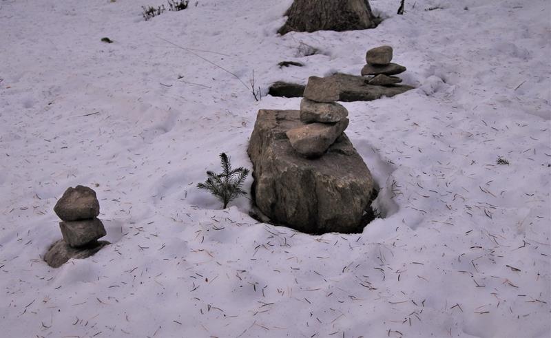 Kamienne kopczyki w górach (2).JPG
