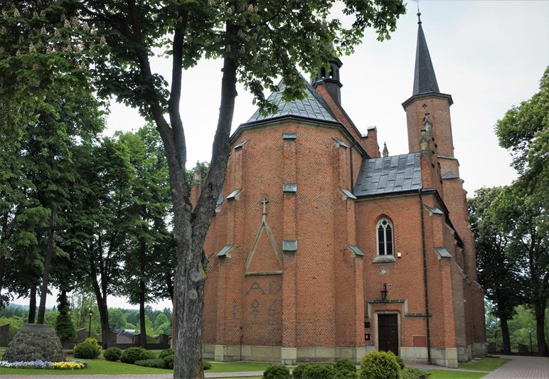 Łużna - kościół pod wezwaniem św. Marcina (1).JPG