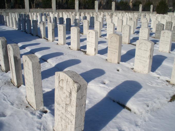 Cmentarz żołnierzy włoskich (19).JPG