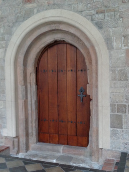 KR kosciol dominikanow klasztor romanski portal do refektarza.JPG
