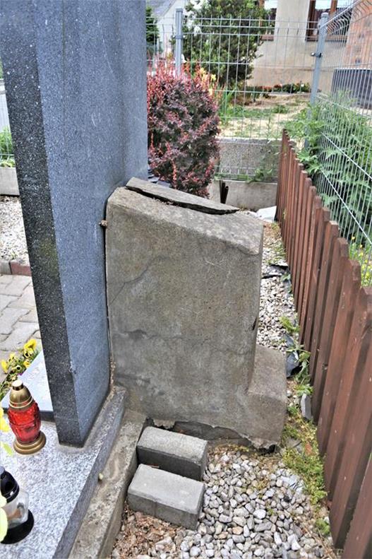 Pomnik poległych w II WŚ (6).JPG